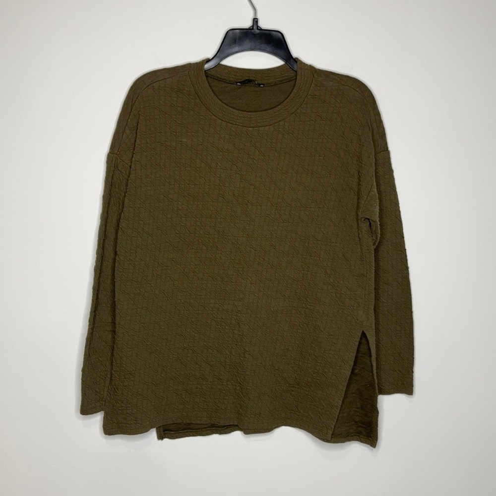 Zara textured top side slits size‎ small